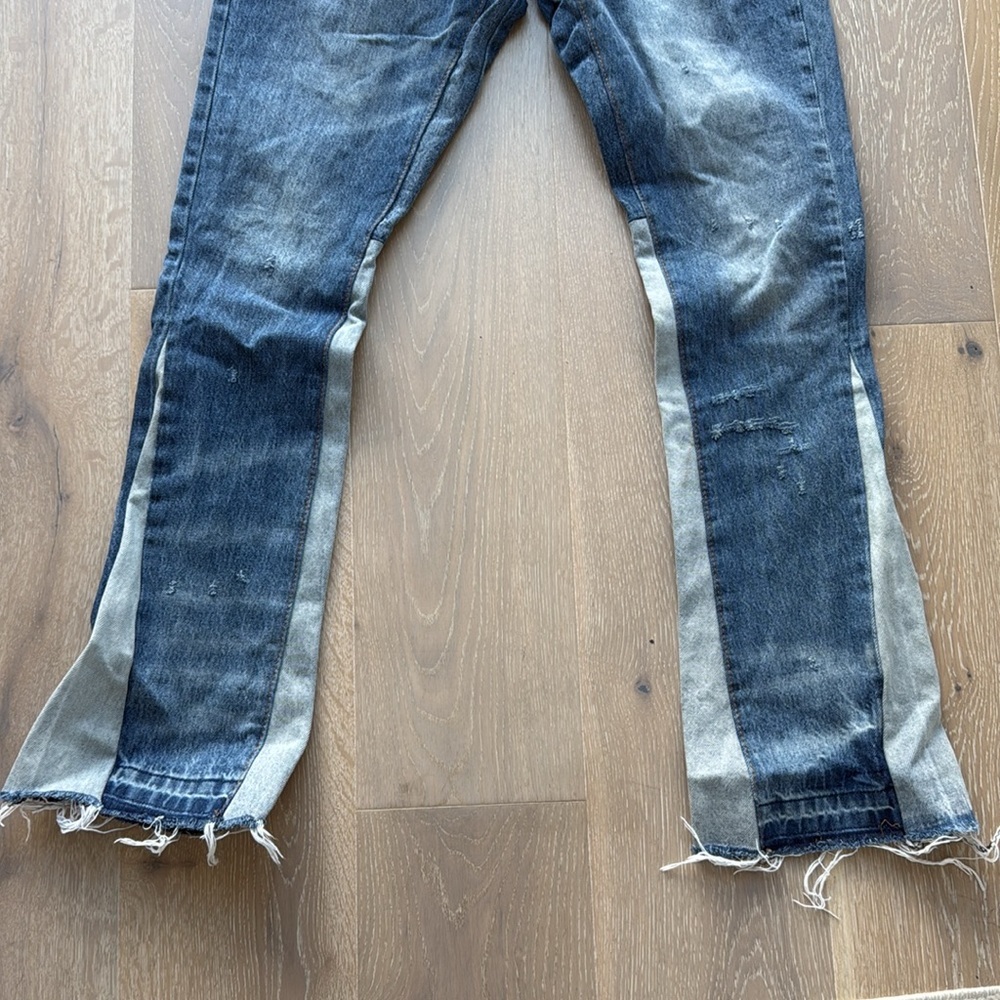 MNML denim relaxed jeans. Size 31. Good condition. Gently used. - Picture 3 of 5